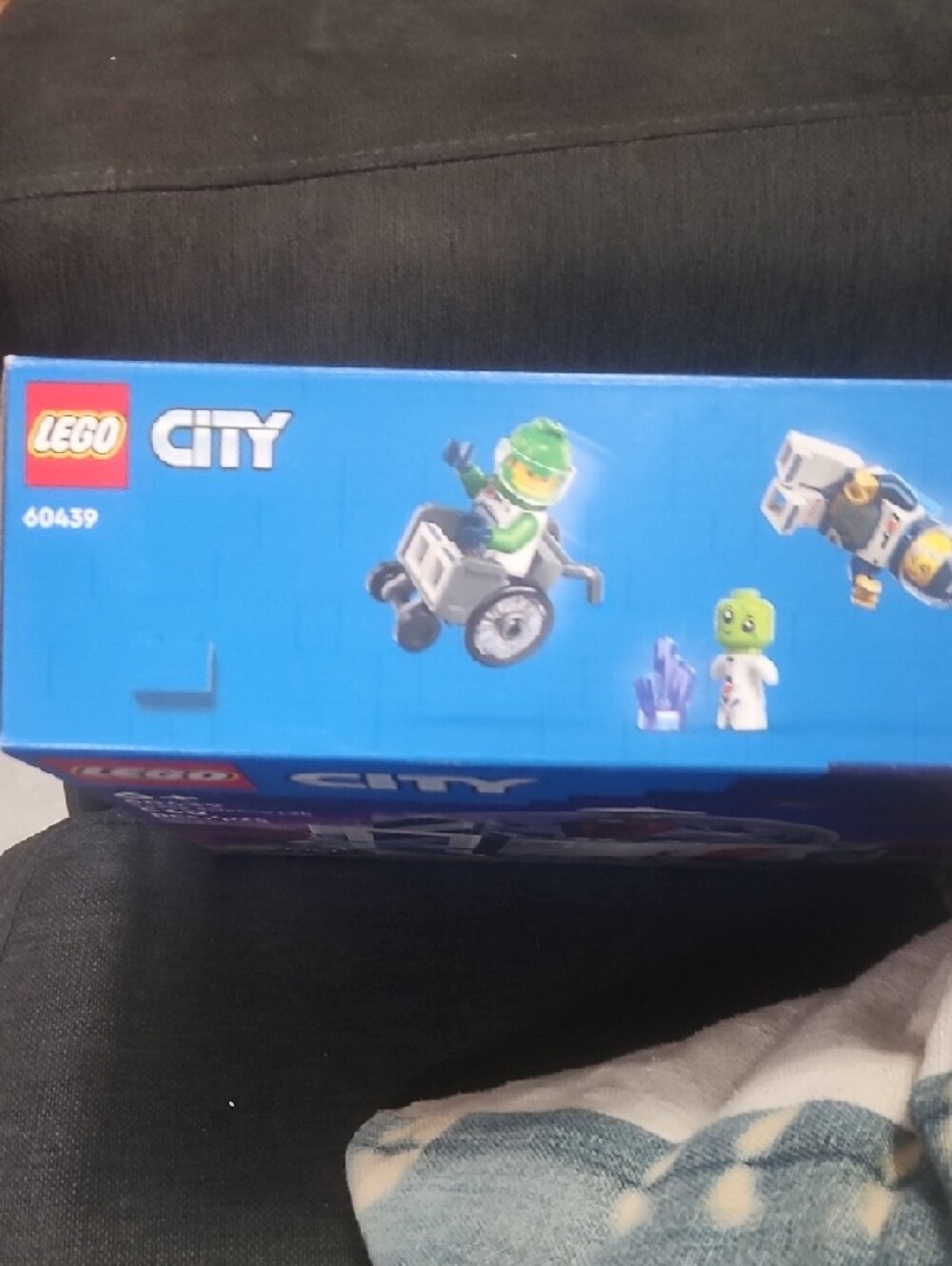 LEGO City Space Science Lab Building Set - White & Orange & Purple - Picture 2 of 3